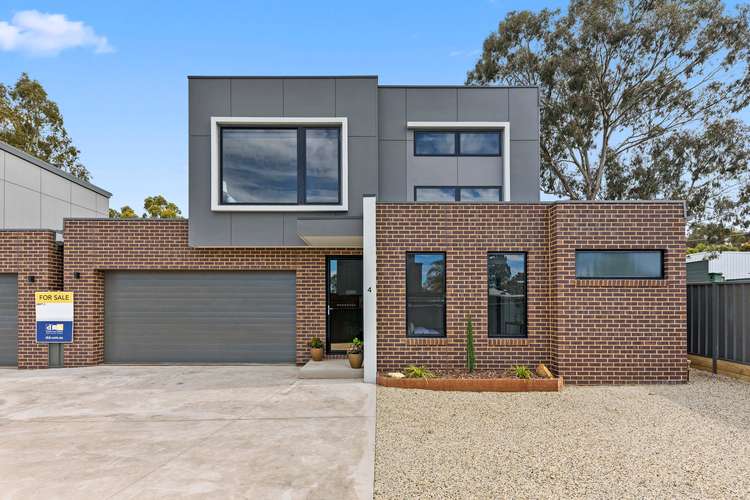 Main view of Homely townhouse listing, 4/17 Bakewell Street, North Bendigo VIC 3550