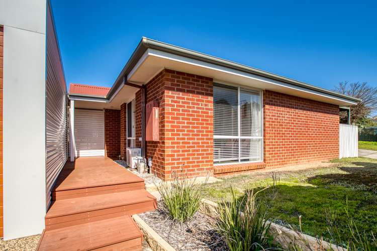 Second view of Homely house listing, 6 Thomas Place, Wodonga VIC 3690