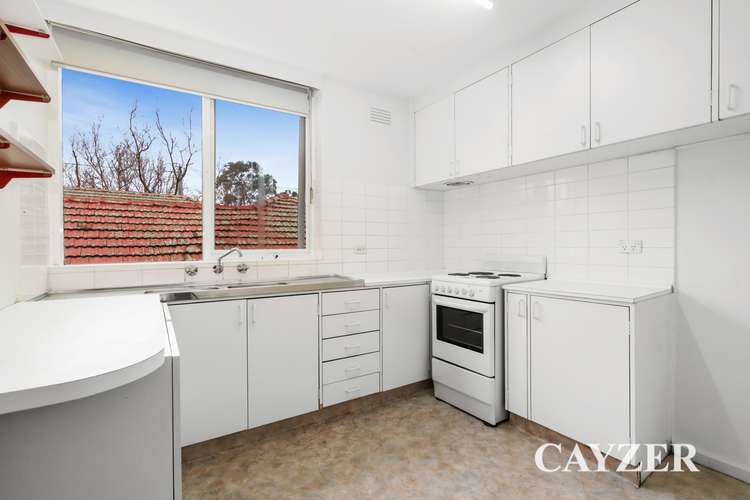 Second view of Homely apartment listing, 5/140 Kerferd Road, Albert Park VIC 3206