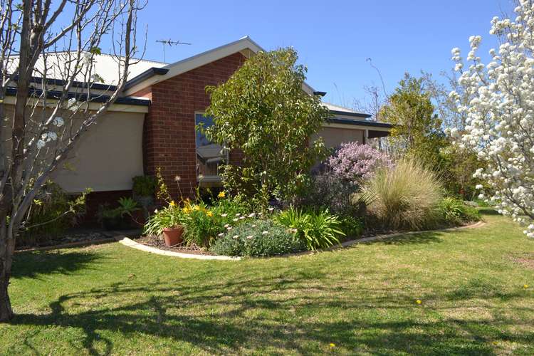 Main view of Homely townhouse listing, 5 Summerhill Drive, Mildura VIC 3500