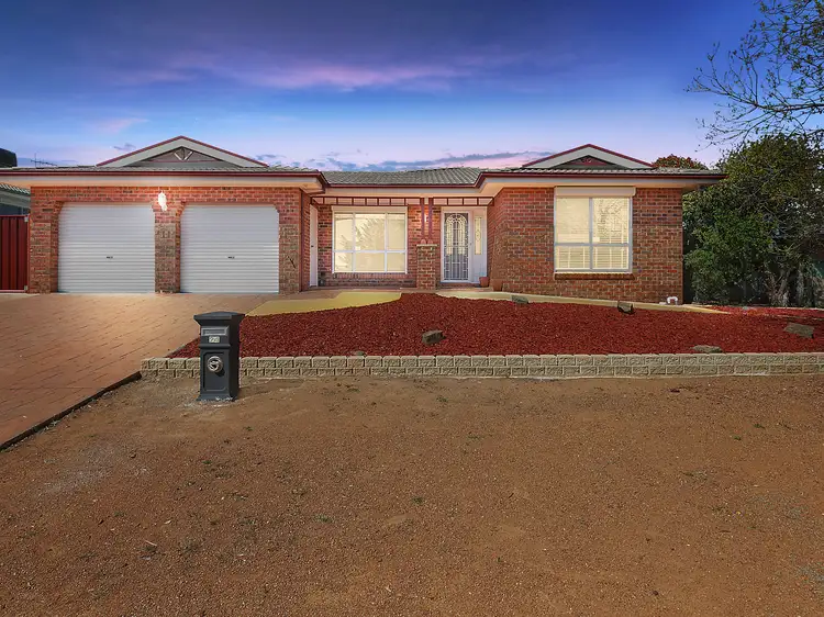 24 Buckmaster Crescent