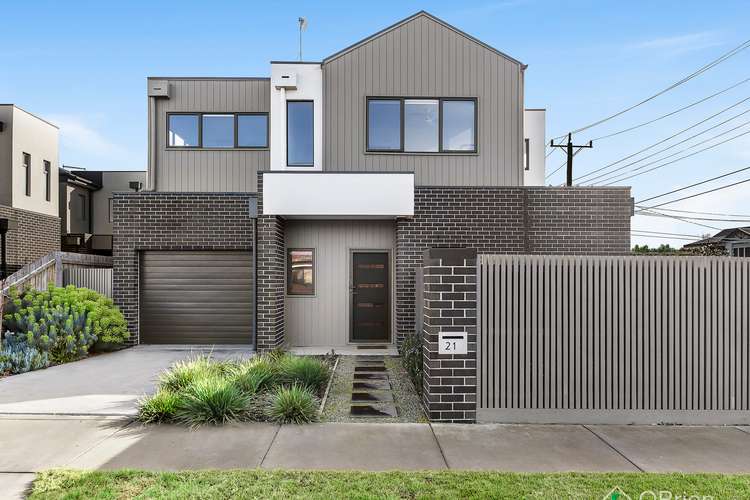Main view of Homely townhouse listing, 21 Powlett Street, Mordialloc VIC 3195