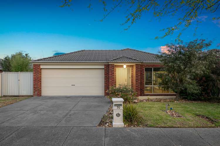 70 Oaklands Way, Pakenham VIC 3810