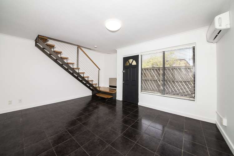 Main view of Homely unit listing, 1/32 Golden Avenue, Bonbeach VIC 3196