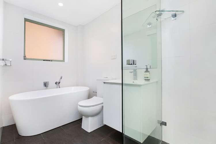 Third view of Homely apartment listing, 3/4 Second Avenue, Maroubra NSW 2035