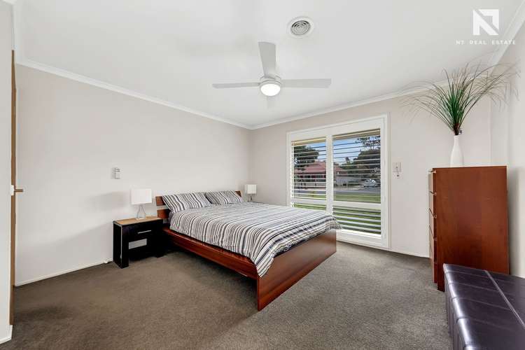 Fifth view of Homely house listing, 17 Simpson Place, Caroline Springs VIC 3023