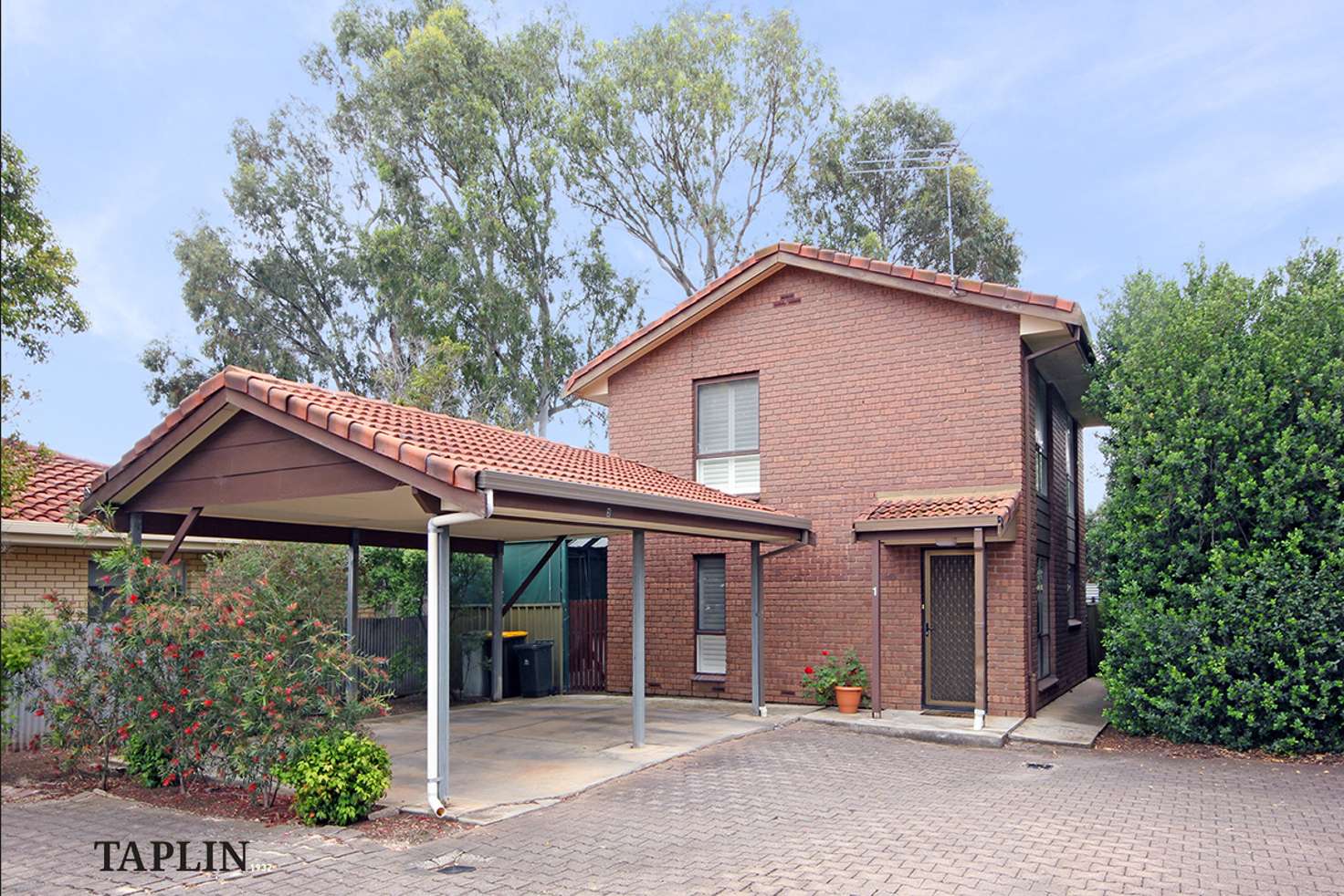 Main view of Homely townhouse listing, 1/27 Downer Avenue, Campbelltown SA 5074