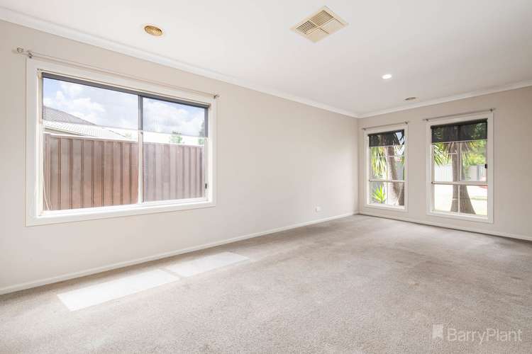 Fifth view of Homely house listing, 4 Veitch Court, Pakenham VIC 3810
