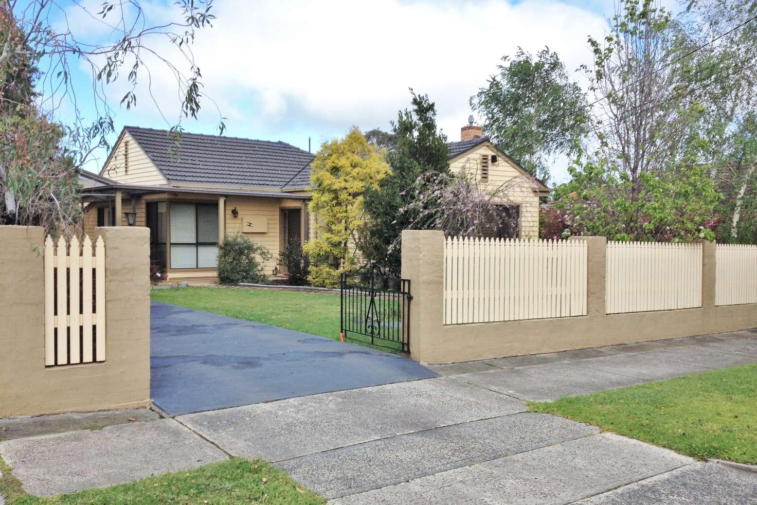 Main view of Homely house listing, 2 Vernon Street, Huntingdale VIC 3166