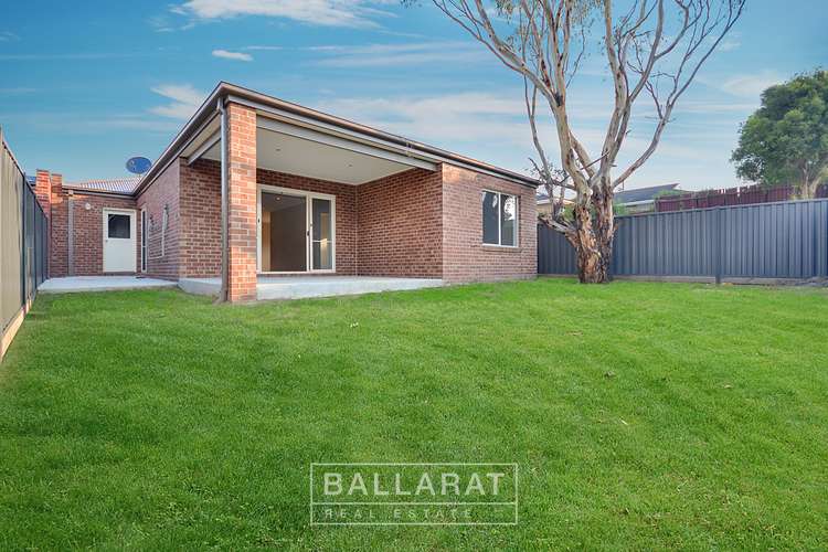 Fifth view of Homely house listing, 4 Creekview Close, Mount Clear VIC 3350