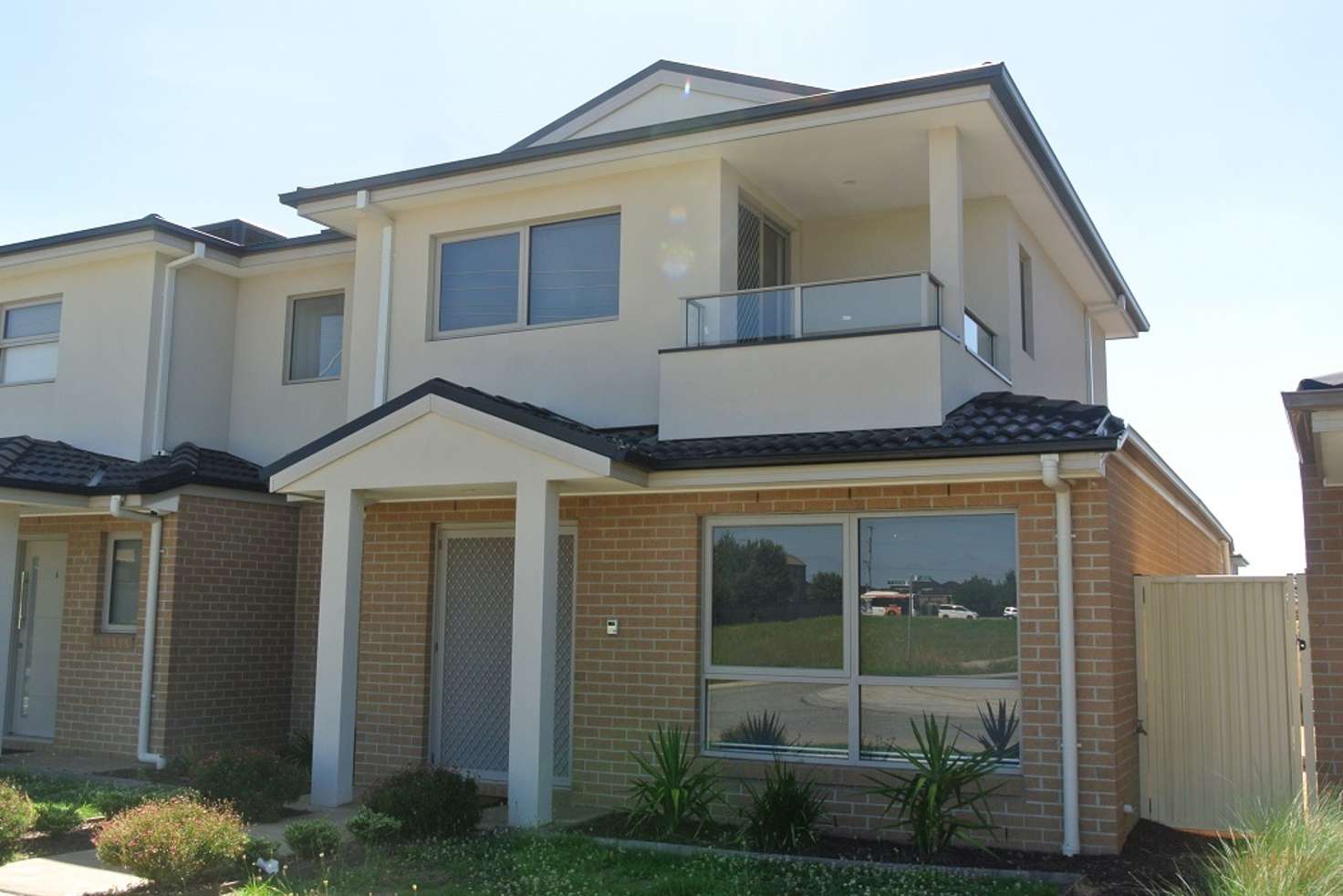 Main view of Homely townhouse listing, 8 Alia Lane, Hallam VIC 3803