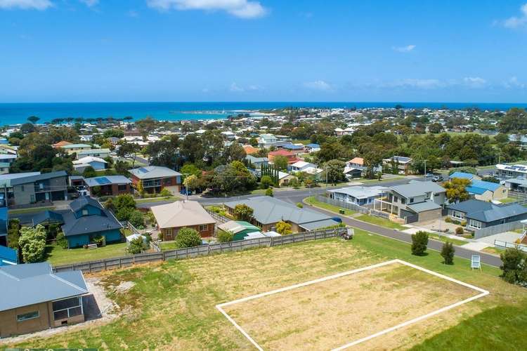 4 Woodlands Avenue, Apollo Bay VIC 3233