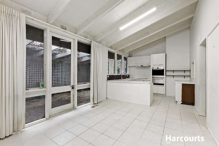 Fifth view of Homely house listing, 10 Carinya Court, Mount Waverley VIC 3149