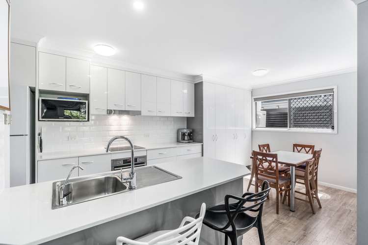 Main view of Homely house listing, 2/52 Napier Street, Birkdale QLD 4159