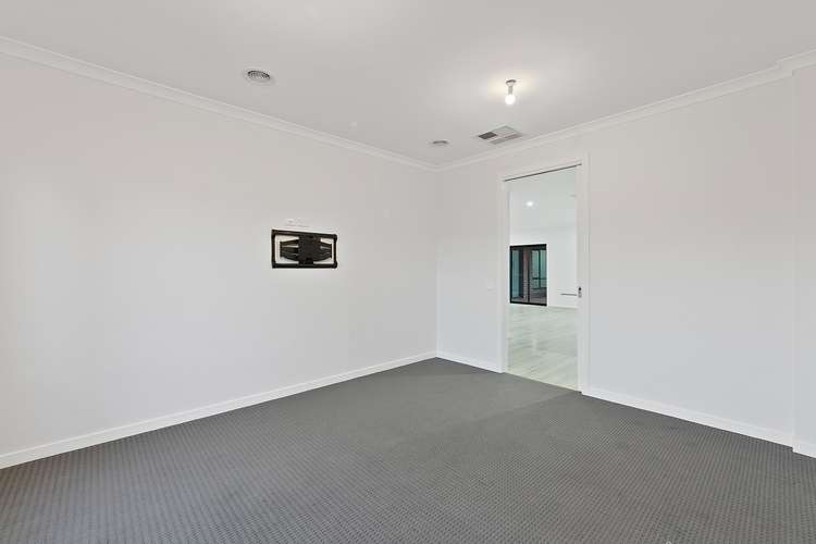Fourth view of Homely house listing, 118 Lineham Drive, Cranbourne East VIC 3977