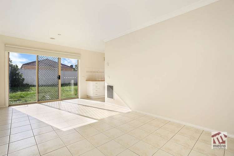Third view of Homely house listing, 5 Tambo Court, Pakenham VIC 3810