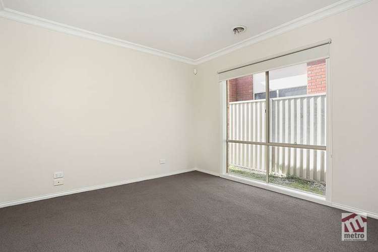 Fifth view of Homely house listing, 5 Tambo Court, Pakenham VIC 3810