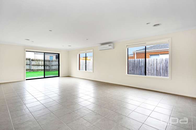 Fifth view of Homely house listing, 40 Mermaid Crescent, Wyndham Vale VIC 3024