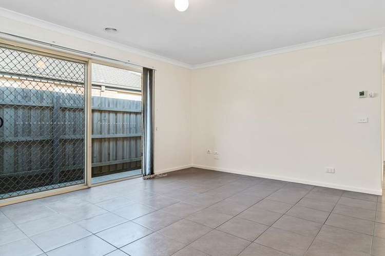 Fifth view of Homely house listing, 52 Szer Way, Carrum Downs VIC 3201