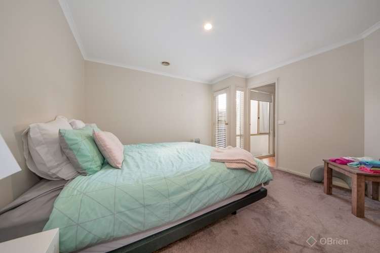 Fifth view of Homely house listing, 8 Regent Close, Berwick VIC 3806