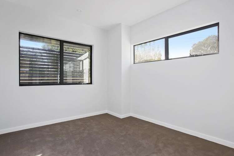 Fifth view of Homely apartment listing, 1/32 Spray Street, Mornington VIC 3931