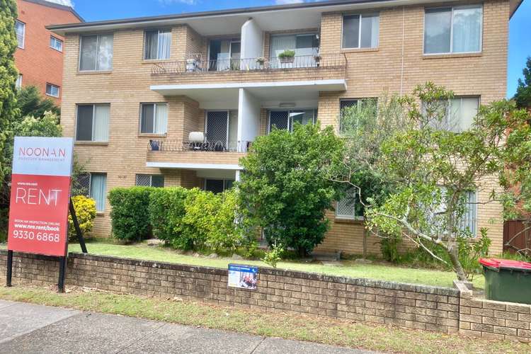 Main view of Homely unit listing, 2/33-37 Warialda Street, Kogarah NSW 2217