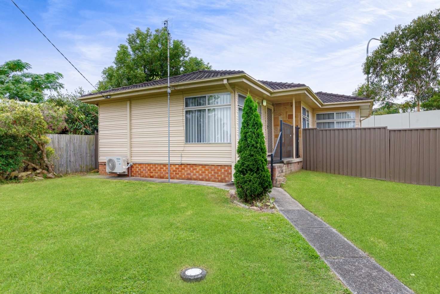 Main view of Homely house listing, 8 Ferguson Close, West Gosford NSW 2250