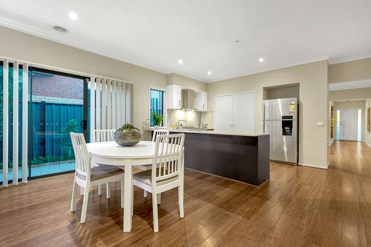 Fifth view of Homely house listing, 34 Ardsley Circuit, Craigieburn VIC 3064