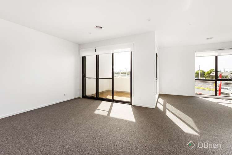 Third view of Homely house listing, 5 Montgomery Court, St Albans VIC 3021