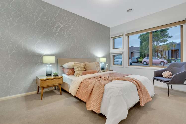 Second view of Homely house listing, 33 Kensley Circuit, Craigieburn VIC 3064