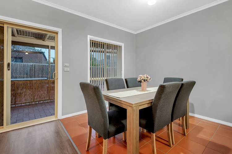 Fifth view of Homely house listing, 10 Castlebury Place, Craigieburn VIC 3064