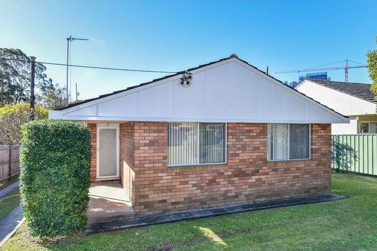 Main view of Homely villa listing, 1/6 Sinclair Street, Gosford NSW 2250