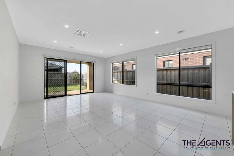 Fifth view of Homely house listing, 22 Bromley Circuit, Thornhill Park VIC 3335