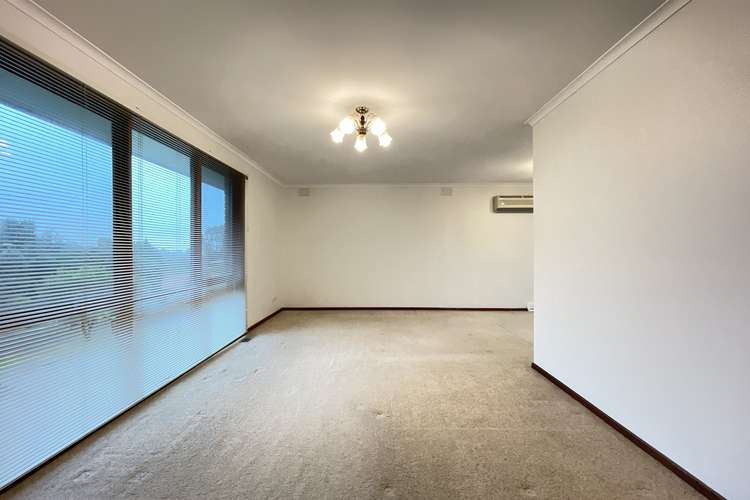 Fourth view of Homely house listing, 10 Shafer Court, Endeavour Hills VIC 3802