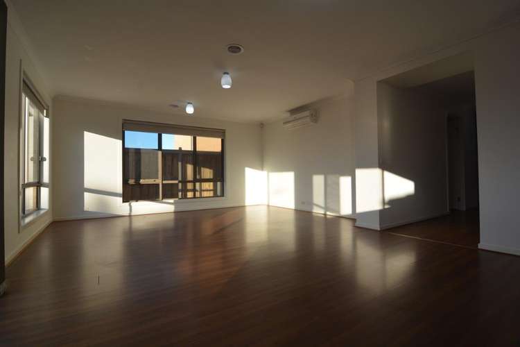 Fifth view of Homely house listing, 4 Shaheen Court, Werribee VIC 3030