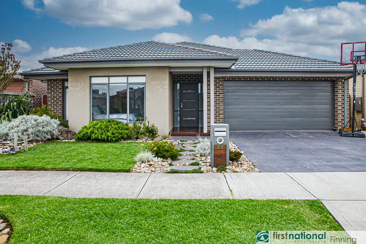 23 Fieldstone Crescent, Cranbourne North VIC 3977