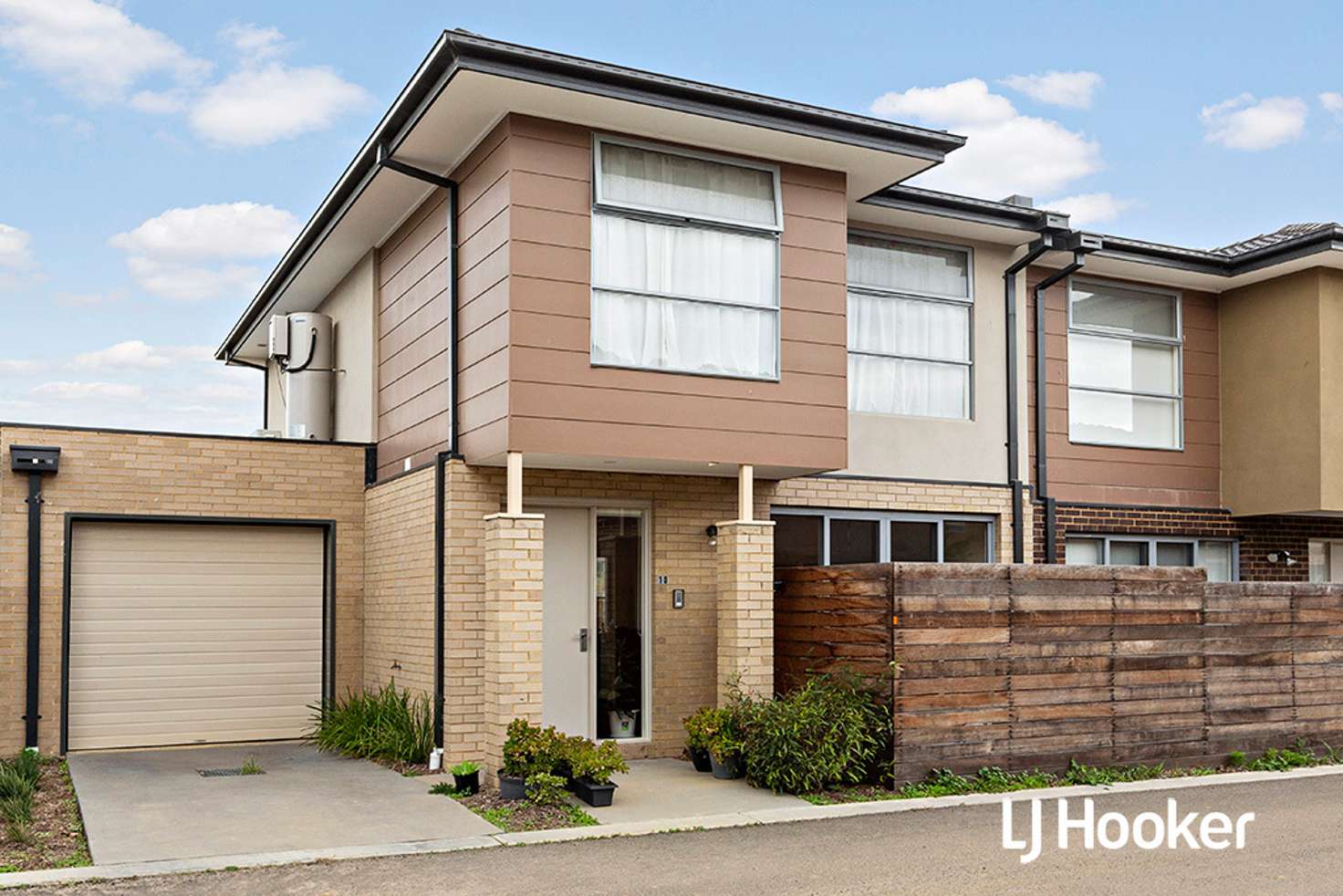 Main view of Homely house listing, 10 Emica Parade, Knoxfield VIC 3180