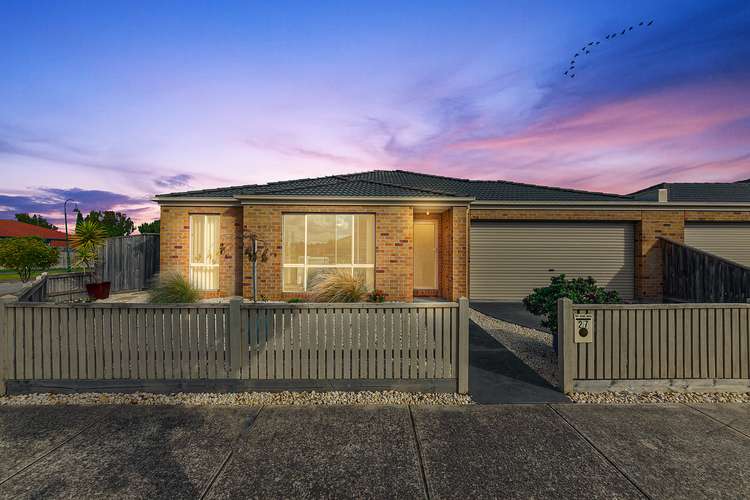 27 Fernisky Drive, Cranbourne East VIC 3977