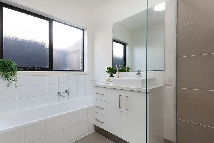 Sixth view of Homely townhouse listing, 25A June Avenue, Hamlyn Heights VIC 3215