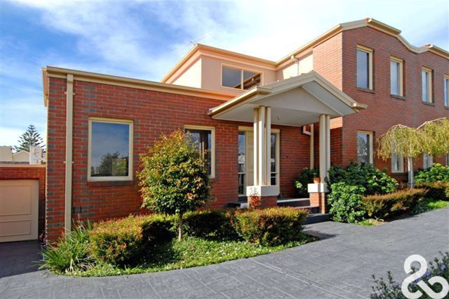 Main view of Homely townhouse listing, 2/18 Linden Street, Ivanhoe VIC 3079