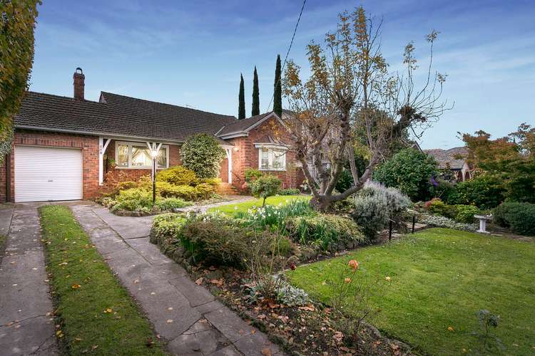 228 Woodland Street, Strathmore VIC 3041