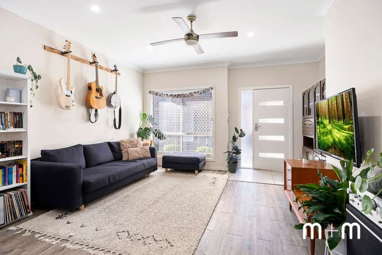 Main view of Homely townhouse listing, 2/6 The Avenue, Bellambi NSW 2518