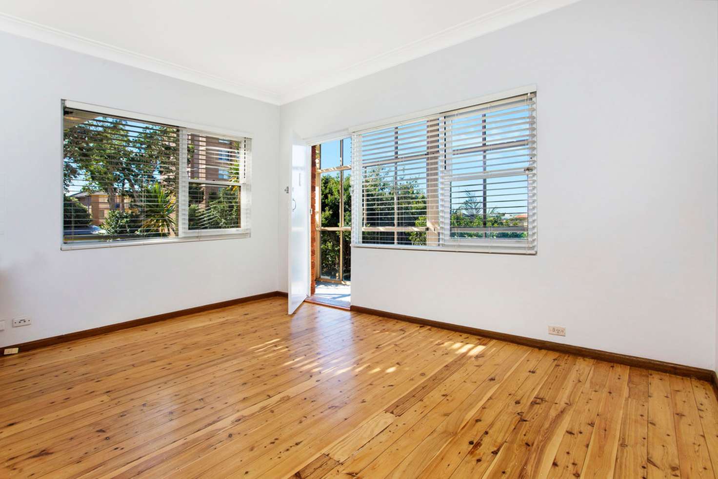 Main view of Homely unit listing, 3/48 Seaview Street, Cronulla NSW 2230