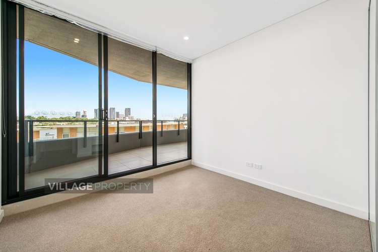 Third view of Homely apartment listing, 303B/118 Bowden Street, Meadowbank NSW 2114
