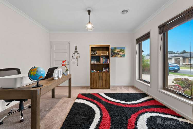 Fifth view of Homely house listing, 10 Caitlin Drive, Pakenham VIC 3810