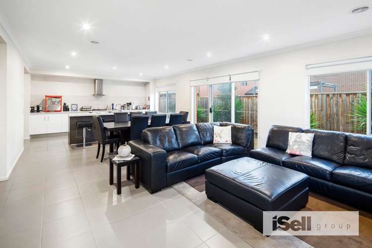 Second view of Homely house listing, 4 Watergrass Court, Keysborough VIC 3173