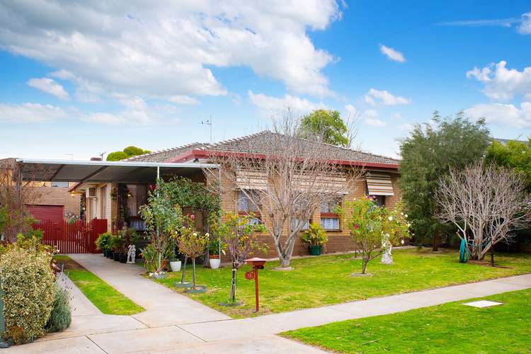 11 Manning Avenue, California Gully VIC 3556