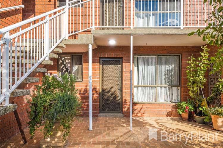 3/8 Heytesbury Street, Herne Hill VIC 3218