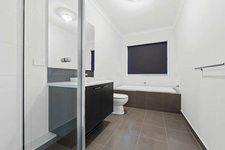 Fourth view of Homely house listing, 7 Baron Road, Thornhill Park VIC 3335