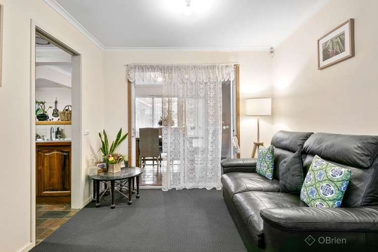 Third view of Homely house listing, 5 Roundhay Court, Berwick VIC 3806